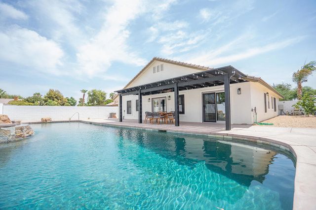 45150 Birchcrest Circle, La Quinta, CA 92253