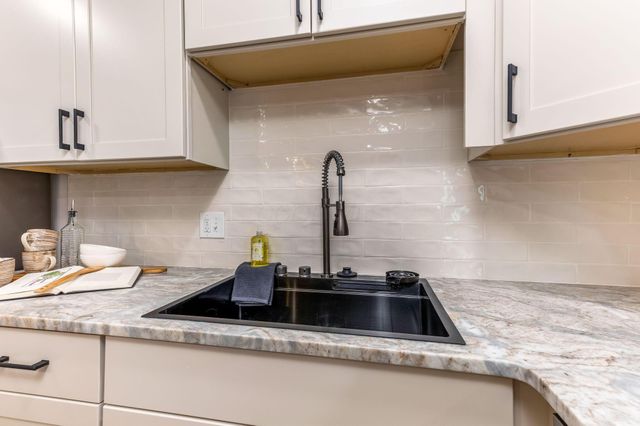 72 Avondale Avenue, Columbus, OH 43222