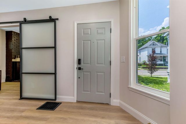 72 Avondale Avenue, Columbus, OH 43222