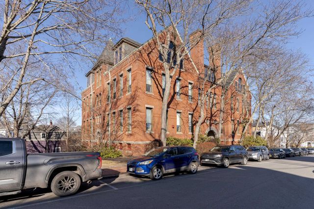 609 State St Unit 7, Portsmouth, NH 03801