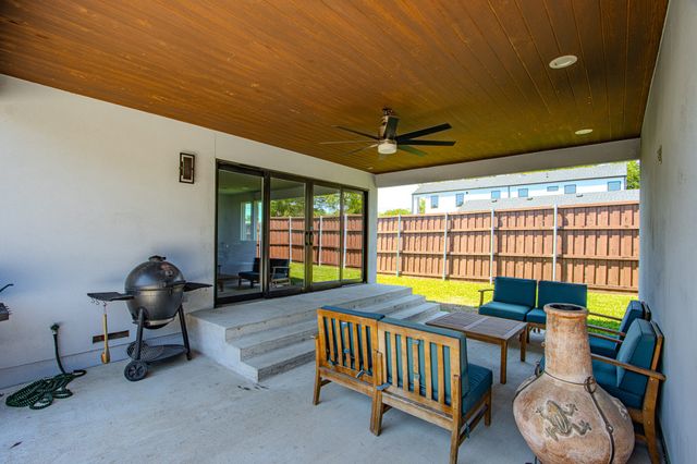 6550 Lockheed Boulevard, Dallas, TX 75209
