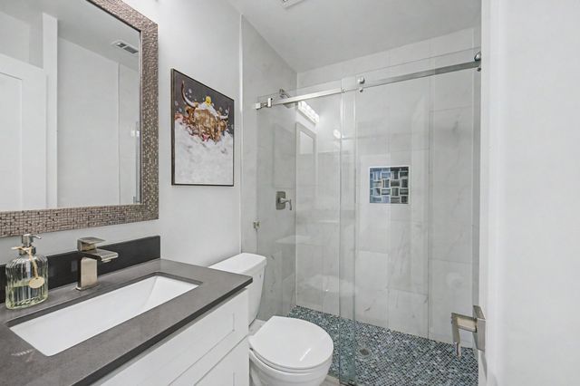 6550 Lockheed Boulevard, Dallas, TX 75209