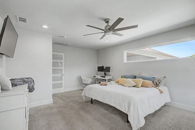 6550 Lockheed Boulevard, Dallas, TX 75209