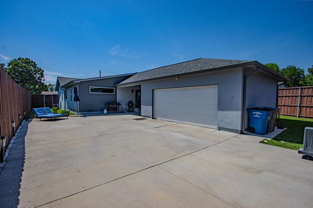 6550 Lockheed Boulevard, Dallas, TX 75209
