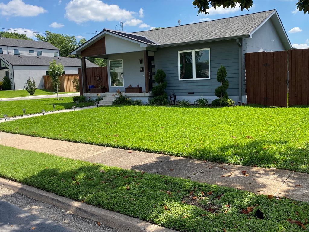 6550 Lockheed Boulevard, Dallas, TX 75209