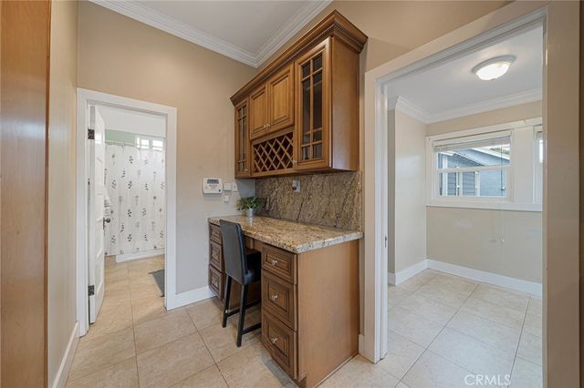 560 N 2nd Avenue, Upland, CA 91786
