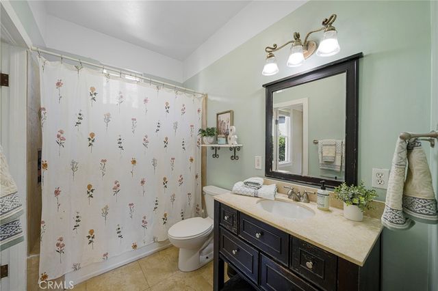 560 N 2nd Avenue, Upland, CA 91786