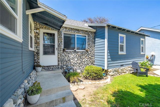 560 N 2nd Avenue, Upland, CA 91786