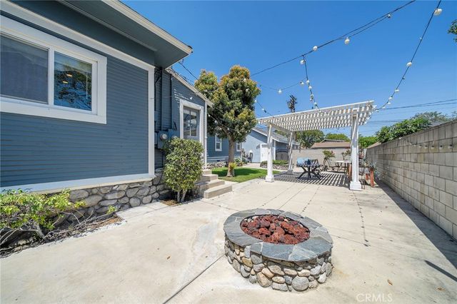 560 N 2nd Avenue, Upland, CA 91786