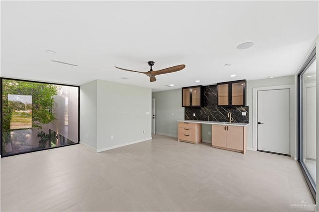 1420 S 7th Avenue, Edinburg, TX 78539