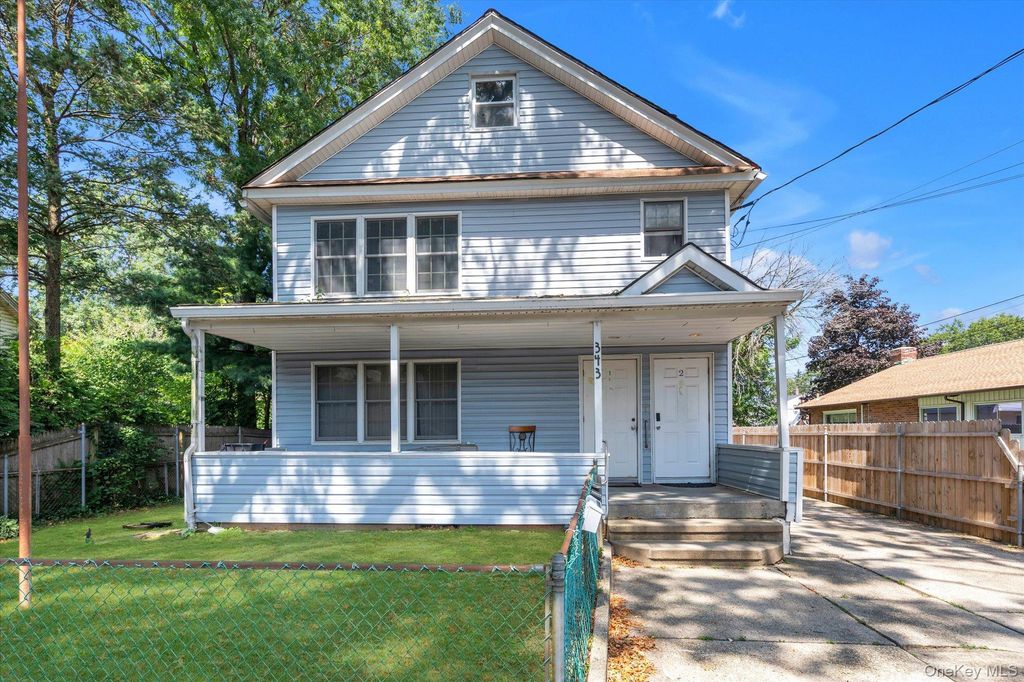 343 Roslyn Avenue, Carle Place, NY 11514 — photo 2