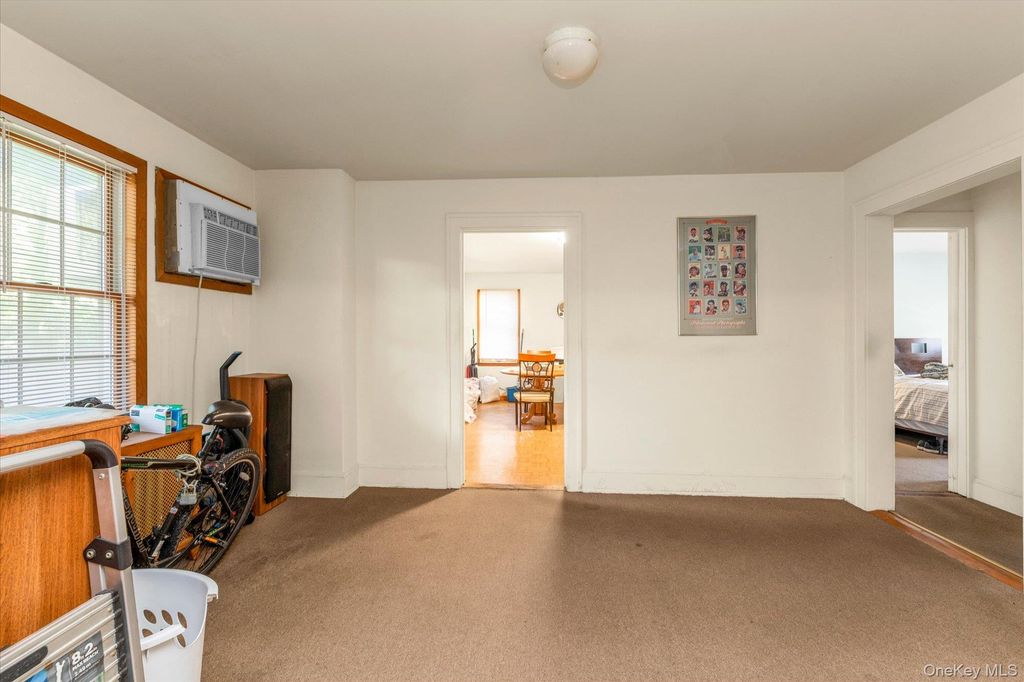 343 Roslyn Avenue, Carle Place, NY 11514 — photo 4