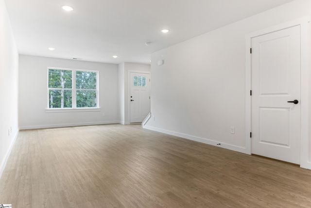 18 Catawba Avenue, Greenville, SC 29611