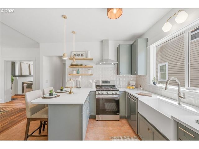 5731 Ne 10TH Ave, Portland, OR 97211