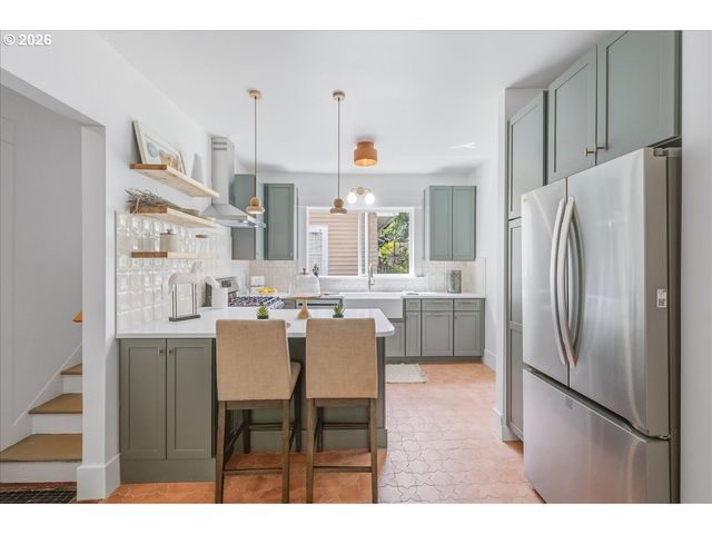 5731 Ne 10TH Ave, Portland, OR 97211