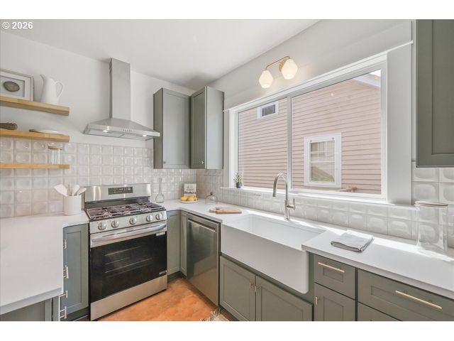 5731 Ne 10TH Ave, Portland, OR 97211
