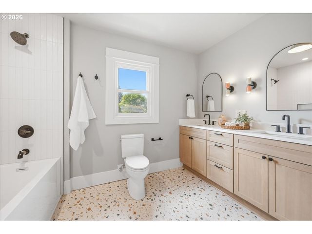 5731 Ne 10TH Ave, Portland, OR 97211