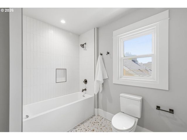 5731 Ne 10TH Ave, Portland, OR 97211