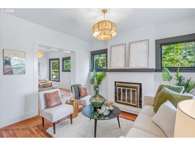 5731 Ne 10TH Ave, Portland, OR 97211