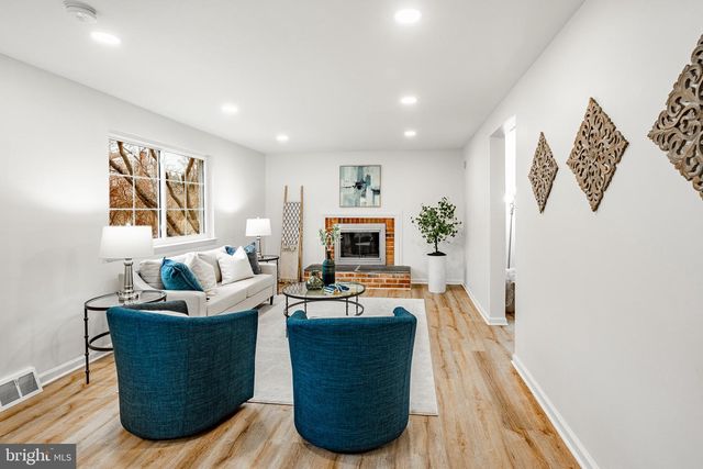 1223 HAWTHORNE LN, West Chester, PA 19380