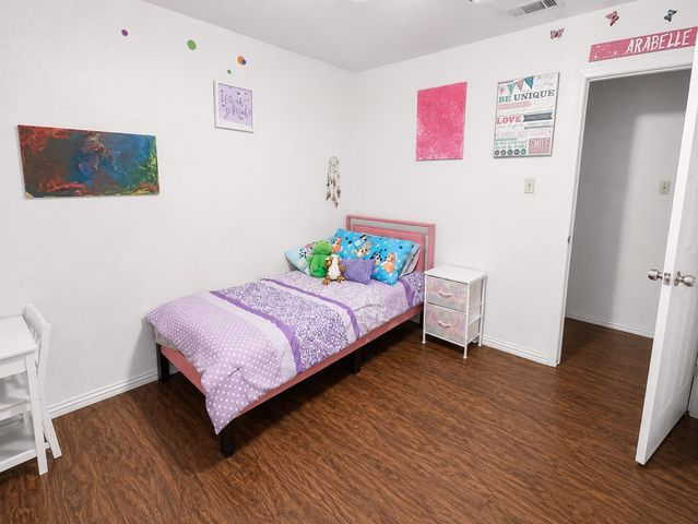 915 N 7th Street, Sanger, TX 76266