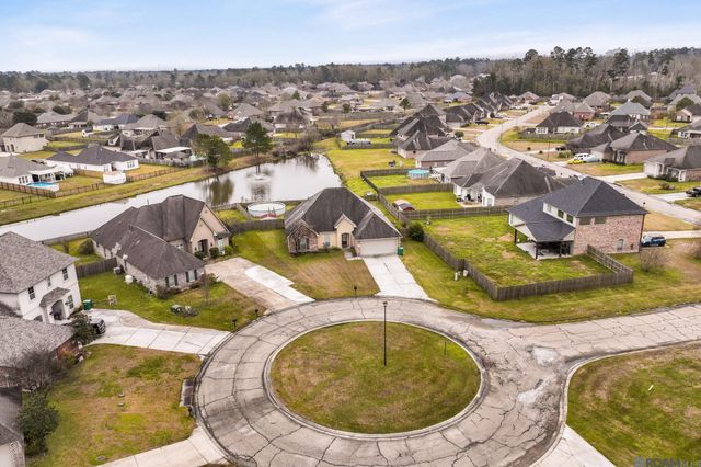 13440 Larch Ct, Denham Springs, LA 70726