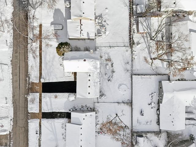 810 Silver Rock Lane, Buffalo Grove, IL 60089