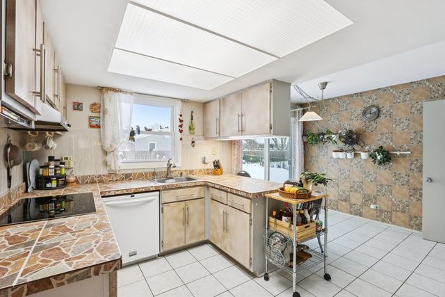 810 Silver Rock Lane, Buffalo Grove, IL 60089