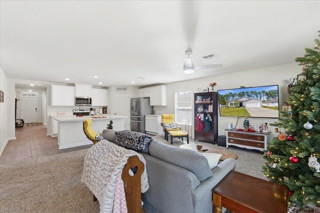 100 Ryan Dr, Palm Coast, FL 32164