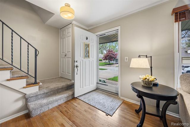 30515 Jeanine Street, Livonia, MI 48152