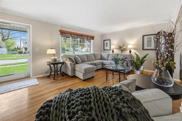 30515 Jeanine Street, Livonia, MI 48152