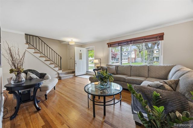 30515 Jeanine Street, Livonia, MI 48152