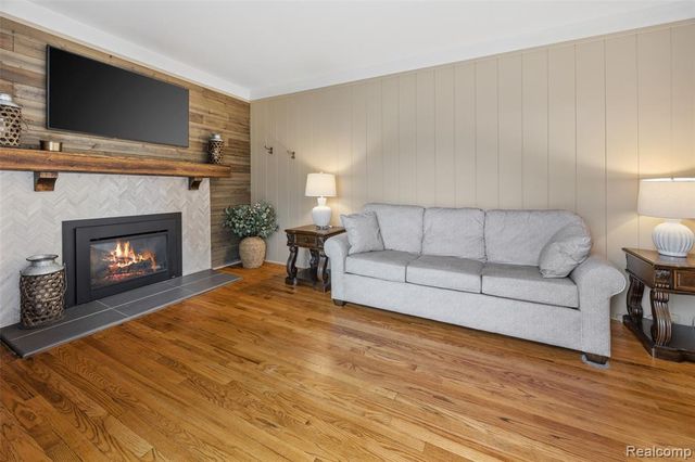 30515 Jeanine Street, Livonia, MI 48152