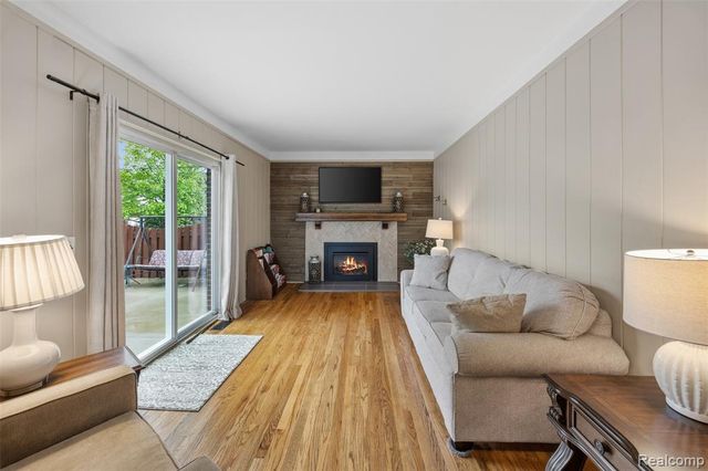 30515 Jeanine Street, Livonia, MI 48152