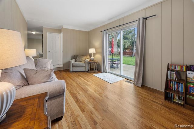30515 Jeanine Street, Livonia, MI 48152