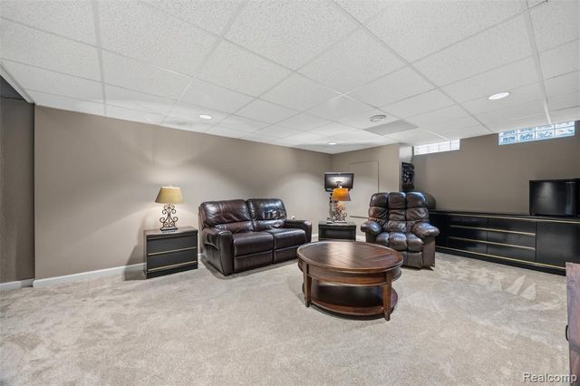 30515 Jeanine Street, Livonia, MI 48152