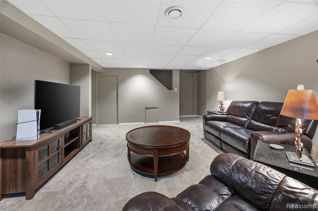30515 Jeanine Street, Livonia, MI 48152