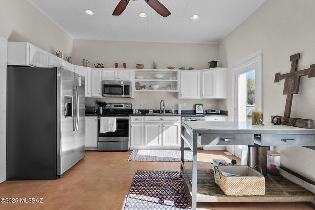 49 Right Of Way Road, Tubac, AZ 85646