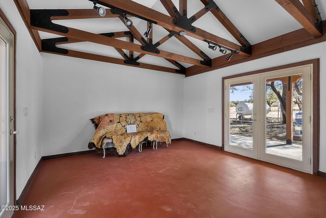 49 Right Of Way Road, Tubac, AZ 85646