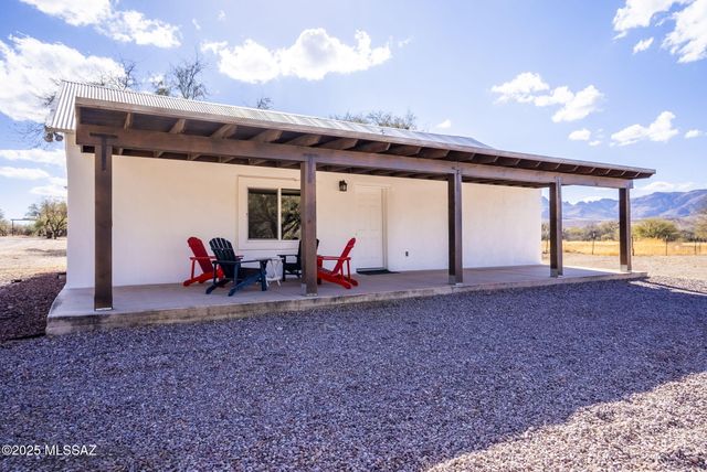 49 Right Of Way Road, Tubac, AZ 85646