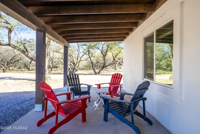 49 Right Of Way Road, Tubac, AZ 85646
