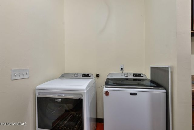 49 Right Of Way Road, Tubac, AZ 85646