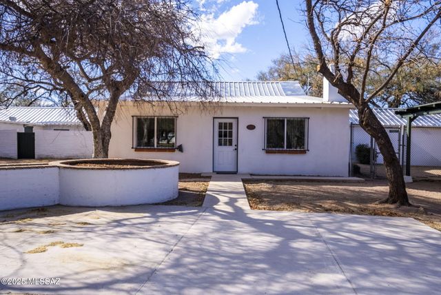 49 Right Of Way Road, Tubac, AZ 85646