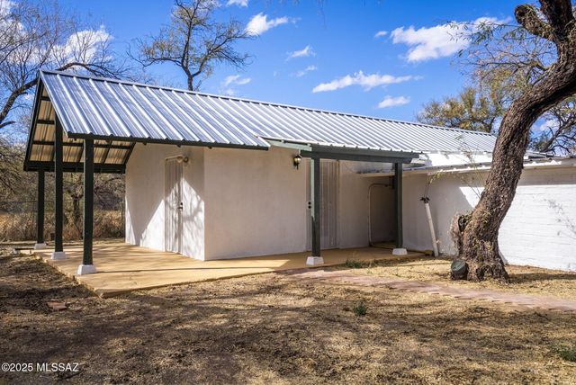 49 Right Of Way Road, Tubac, AZ 85646