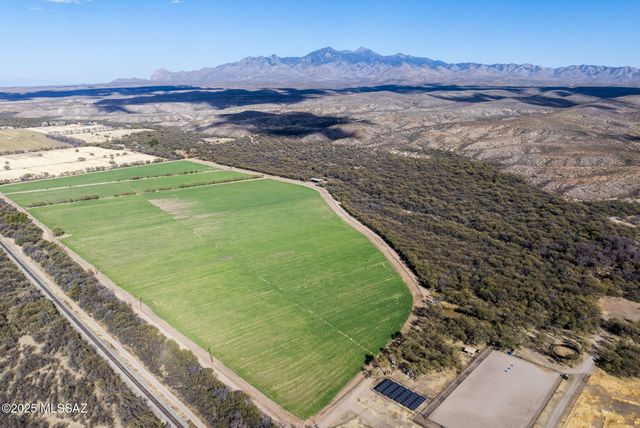 49 Right Of Way Road, Tubac, AZ 85646