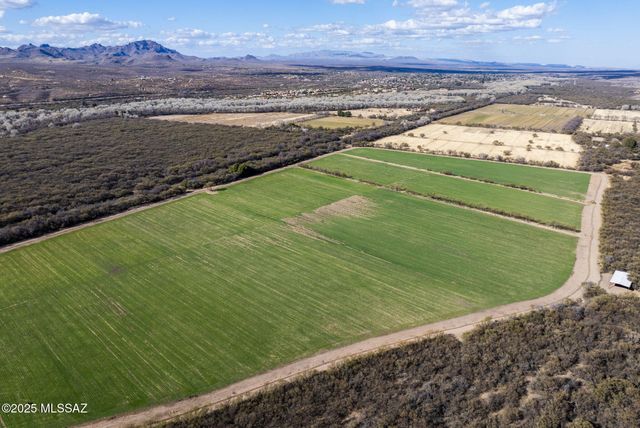 49 Right Of Way Road, Tubac, AZ 85646