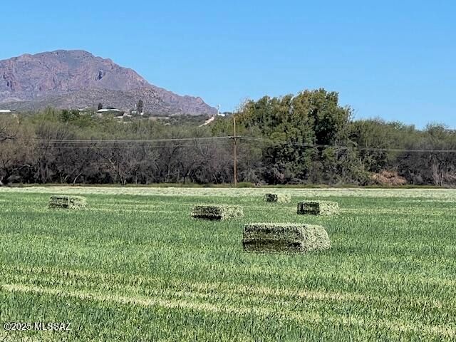 49 Right Of Way Road, Tubac, AZ 85646