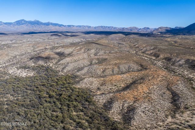 49 Right Of Way Road, Tubac, AZ 85646