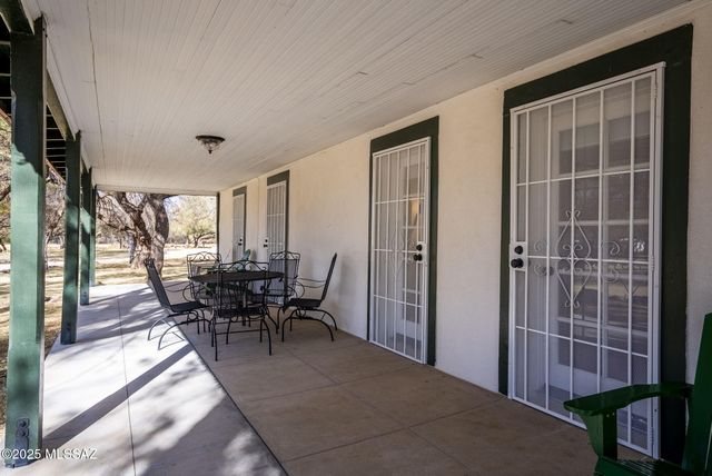 49 Right Of Way Road, Tubac, AZ 85646