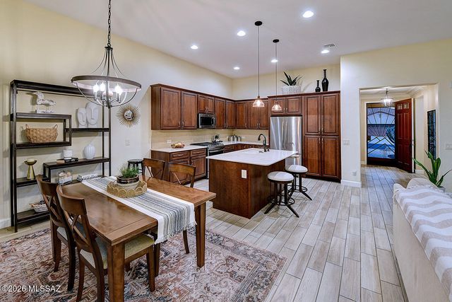 2397 E Skywalker Way, Green Valley, AZ 85614